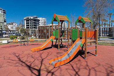 诺兰·诺斯在《神秘海域》电影版小说中再演德雷克